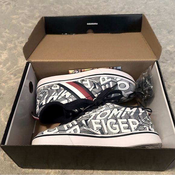 Heelys Tommy Hilfiger Sneakers - Picture 3 of 5